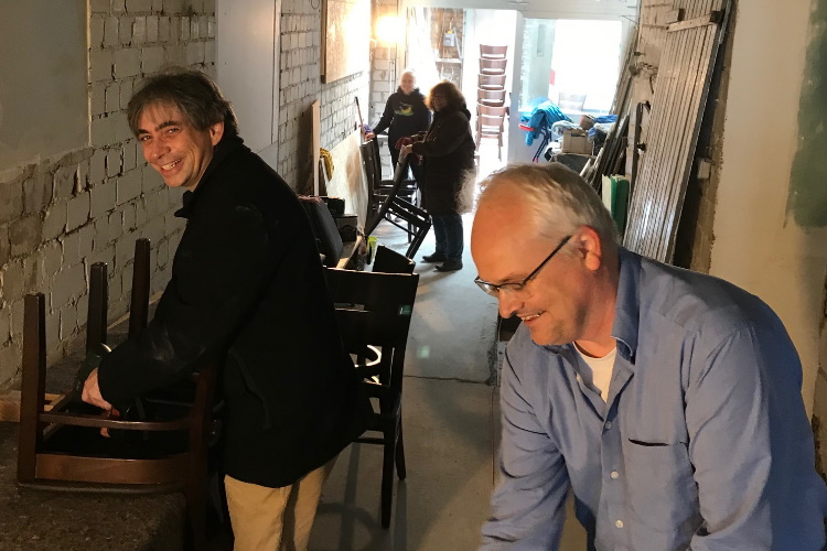 Stuhlaktion des Freundeskreises