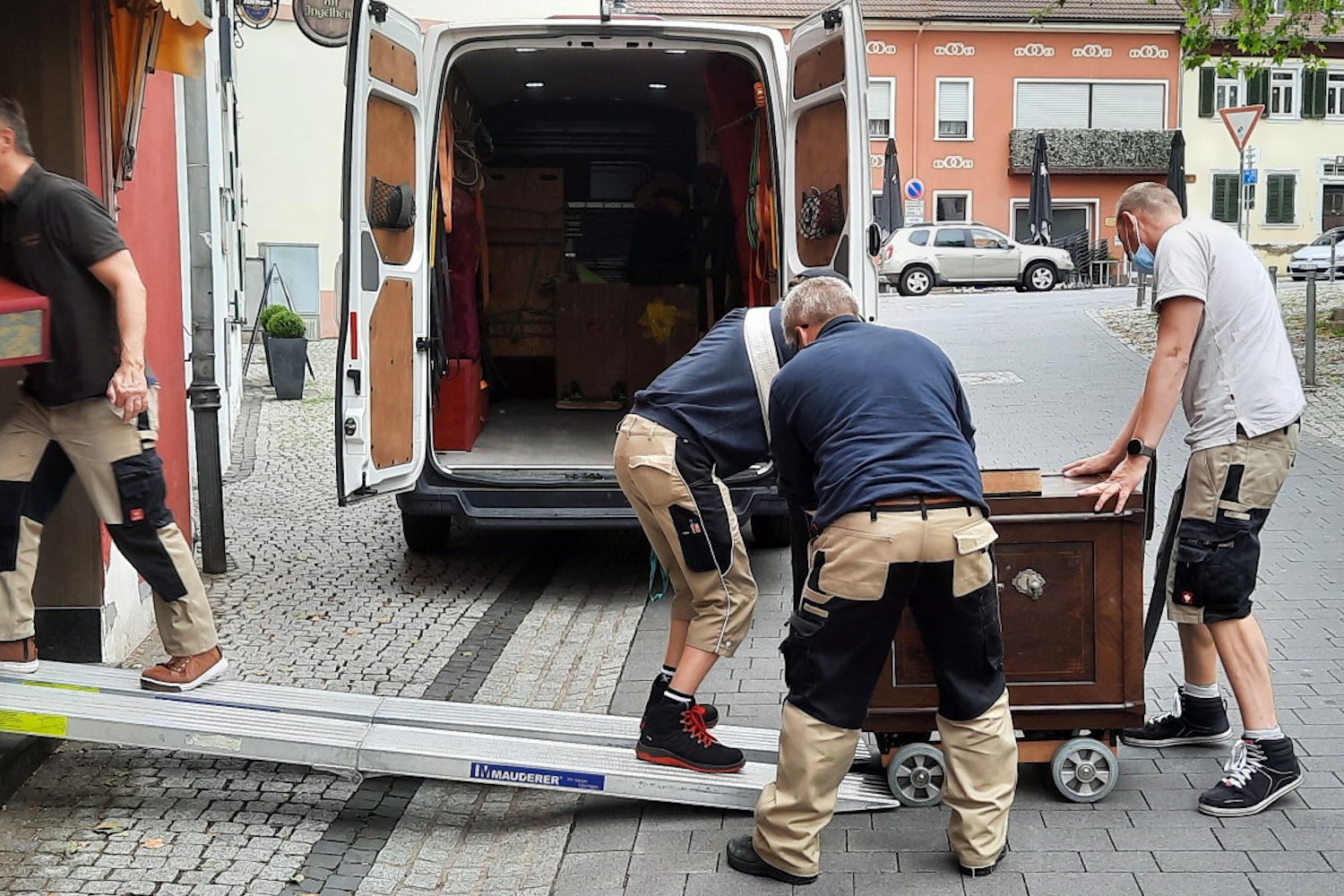 Transport des antiken Geldtresors