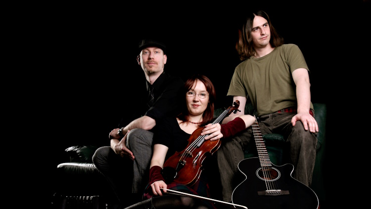 Folk um Fünf: Pint Size Company